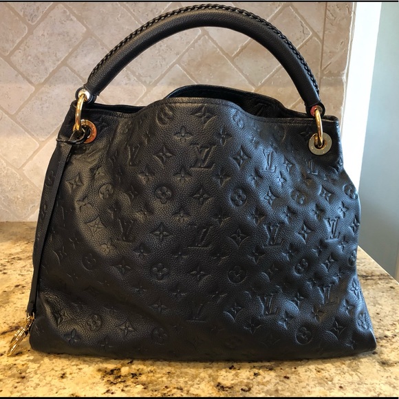 Louis Vuitton Handbags - Louis Vuitton Artsy MM Empreinte